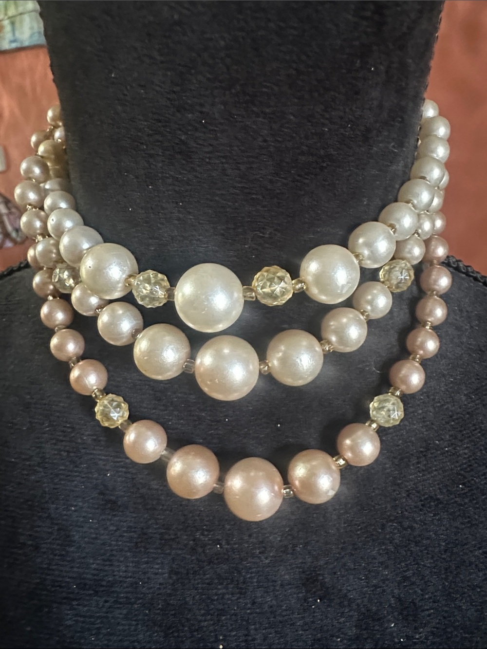 Vintage elegant Triple-Strand Pearl Necklace in Cream and Champagne